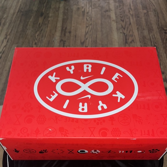 Hey! I hope your days going well,I have some Kyrie infinity(Safety Orange/Black) - Picture 5 of 5